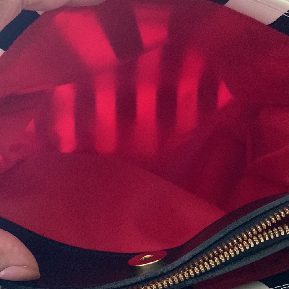 Valentino Garavani sport bag - Picture 5 of 8